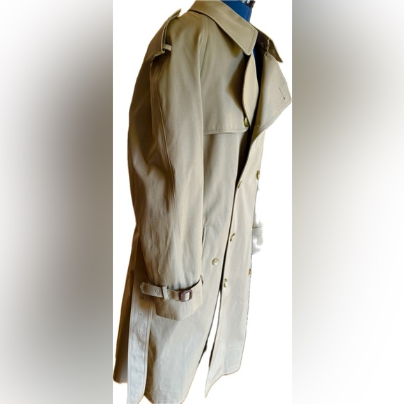 Marshall Fields Vintage Men’s Trench 
made in USA. NWOT
VERY WELL MADE - Picture 4 of 11